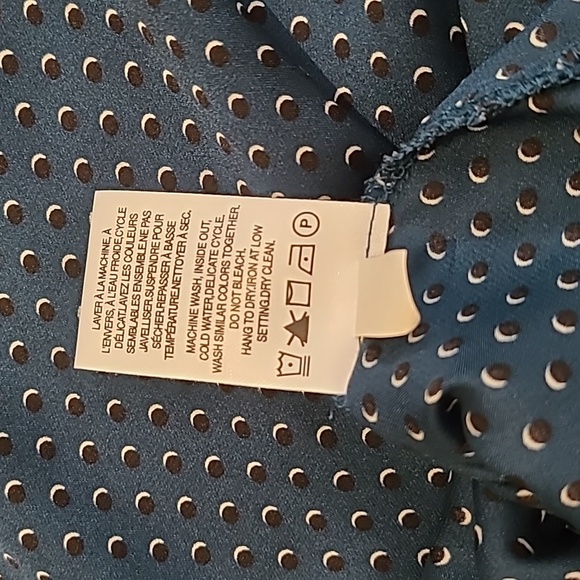 Pretty green silk feel top. X-small new condition - Picture 12 of 13